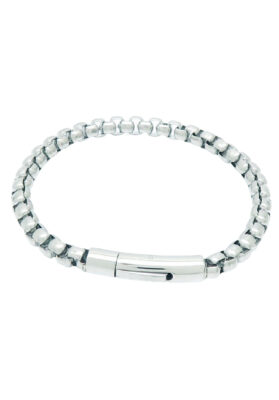 A men’s stainless steel box chain bracelet featuring a polished, modern design with a secure clasp for all-day comfort. A men’s stainless steel box chain bracelet featuring a polished, modern design with a secure clasp for all-day comfort.